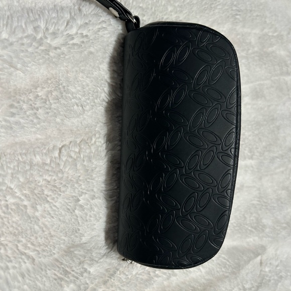 Oakley Black Embossed Glasses Case - Picture 1 of 2